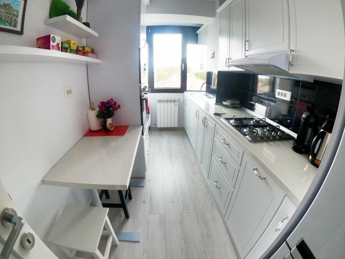 Splendid View Apartment ซูชาวา ภายนอก รูปภาพ